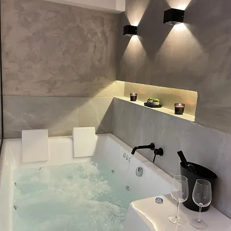 Jacuzzi Suite Ladadika Thessaloniki Exterior photo