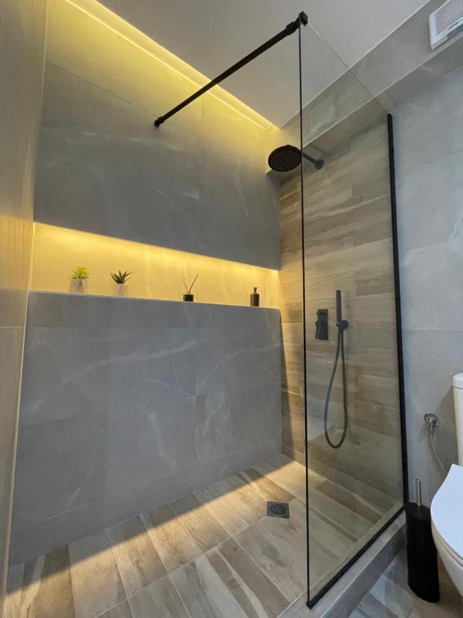 Apartment Jacuzzi Ladadika